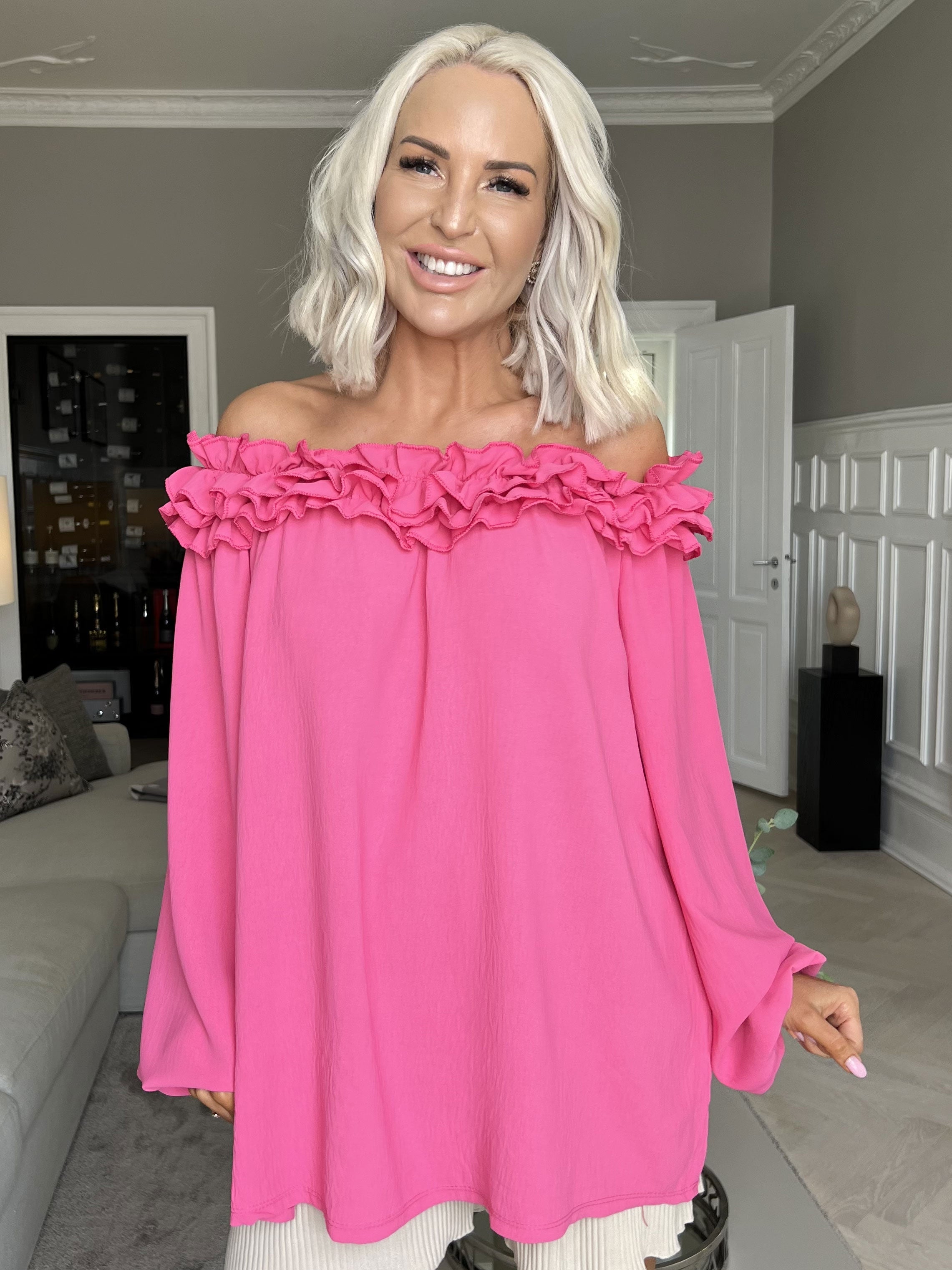 Chili - Fineste tunika bluse med flæser i udskæringen